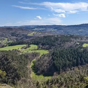  Hébergement de vacances La Couze Pavin